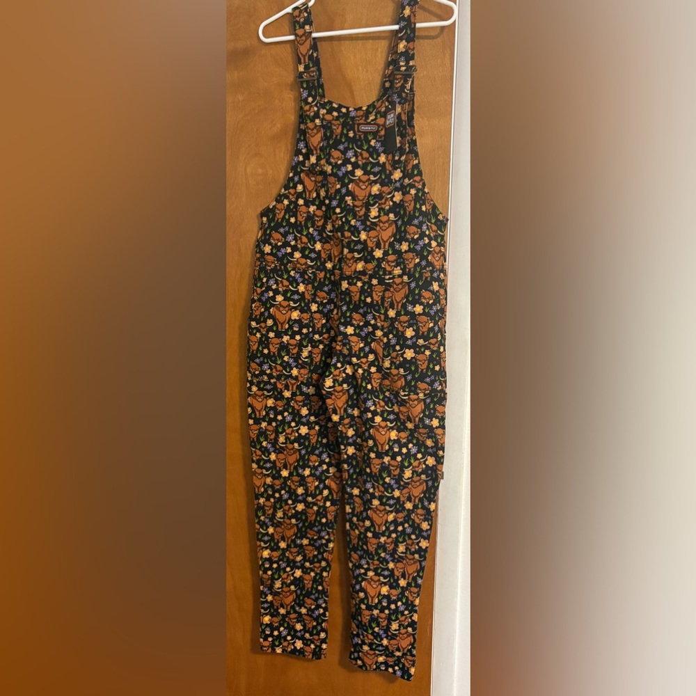 Run & Fly highland cow dungarees